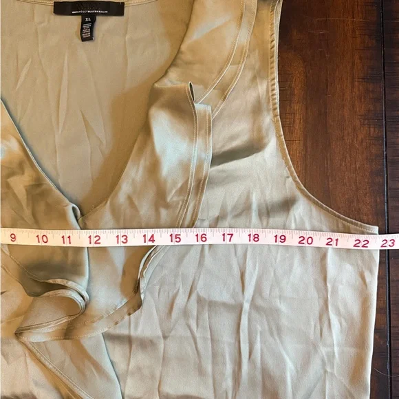 WHITE HOUSE BLACK MARKET Olive Green Ruffle Sleeveless Top, size XL - Picture 4 of 8